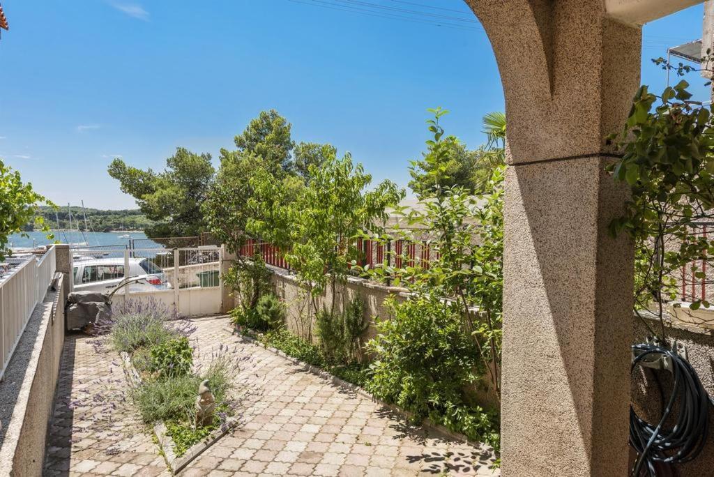 Apartments Tara, Sibenik - Mandalina Extérieur photo